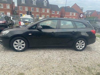 Used Vauxhall Astra 2015 for sale - 76123619: Photo