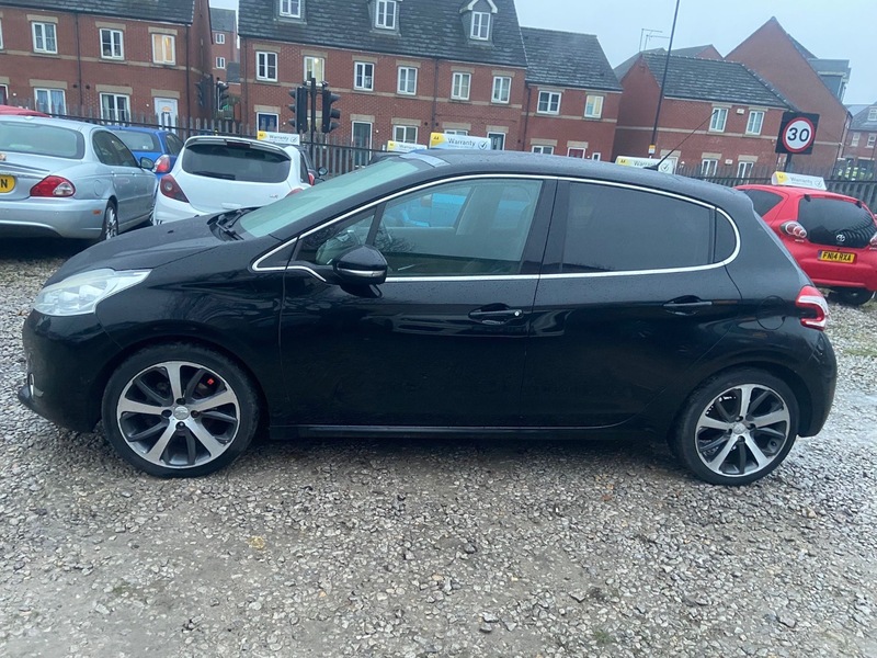 Used Peugeot 208 2013 for sale - 77250958: Photo 6