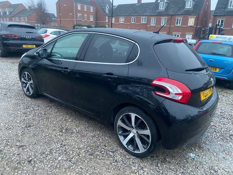 Used Peugeot 208 2013 for sale - 77250958: Photo 7