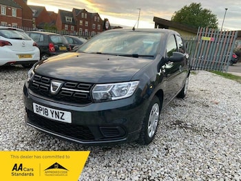 Used Dacia Sandero 2018 for sale - 76803287: Photo