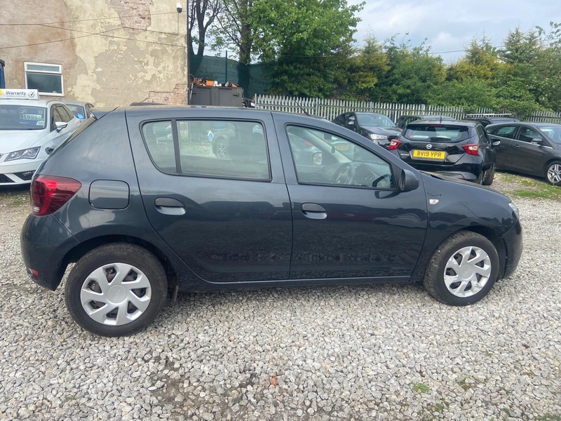 Used Dacia Sandero 2018 for sale - 76803287: Photo 2