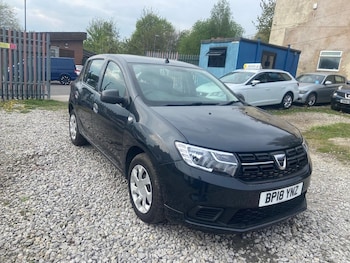 Used Dacia Sandero 2018 for sale - 76803287: Photo