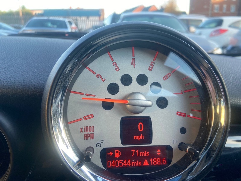 Used MINI Hatch 2010 for sale - 76798968: Photo 24