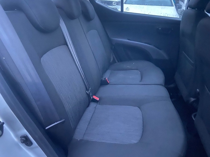 Used Hyundai i10 2012 for sale - 77241819: Photo 11