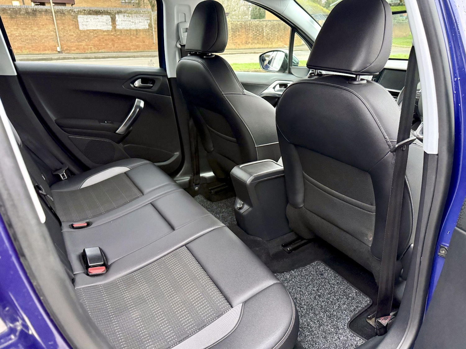 Used Peugeot 2008 2014 for sale - 77020864: Photo 11