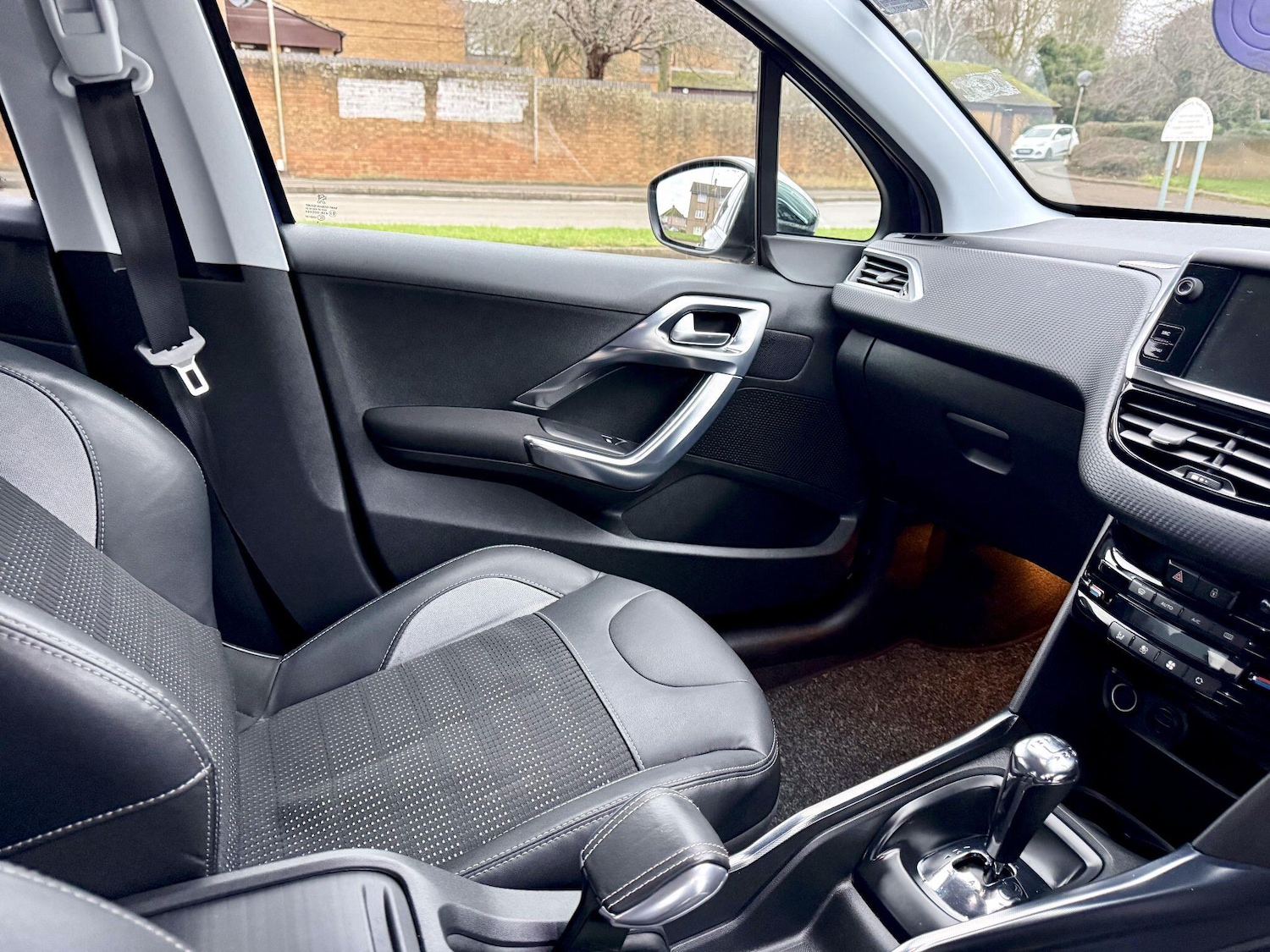 Used Peugeot 2008 2014 for sale - 77020864: Photo 23