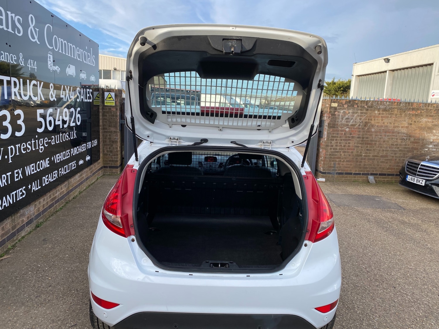 Used Ford Fiesta 2011 for sale - 77883622: Photo 11