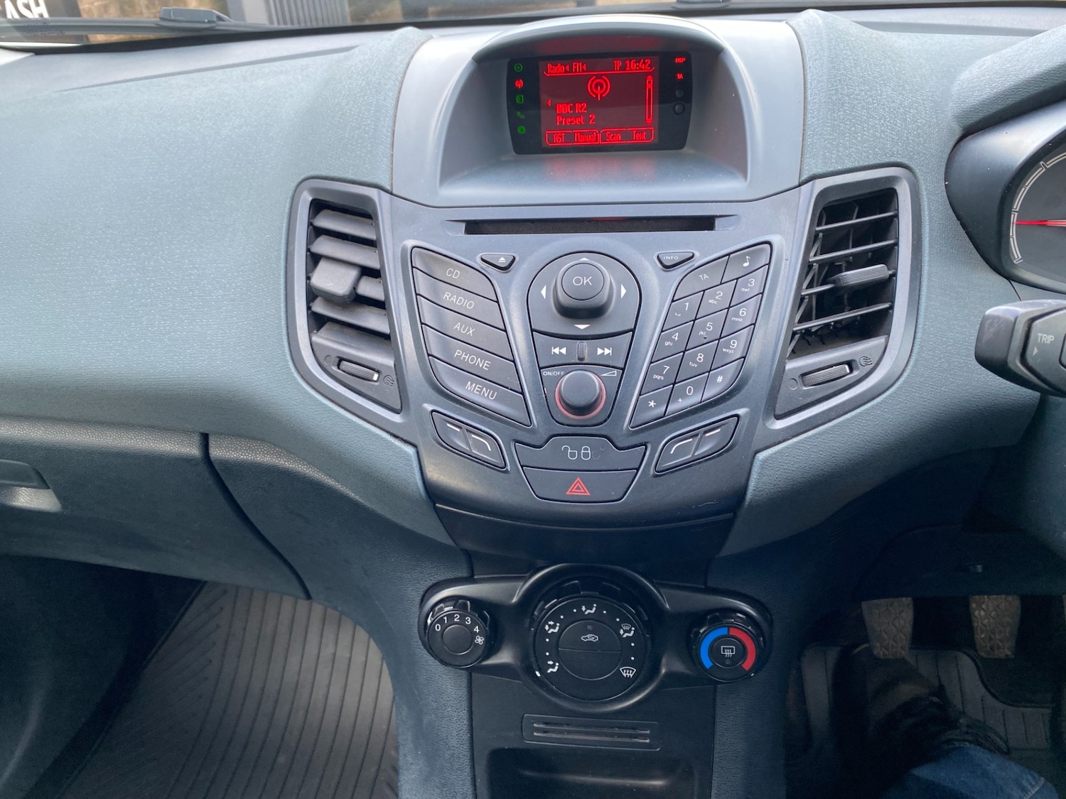 Used Ford Fiesta 2011 for sale - 77883622: Photo 19