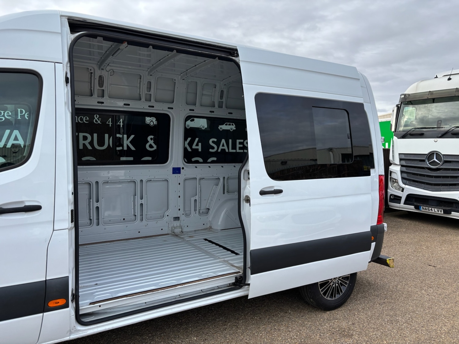 Used Mercedes-Benz Sprinter 2020 for sale - 76646357: Photo 11