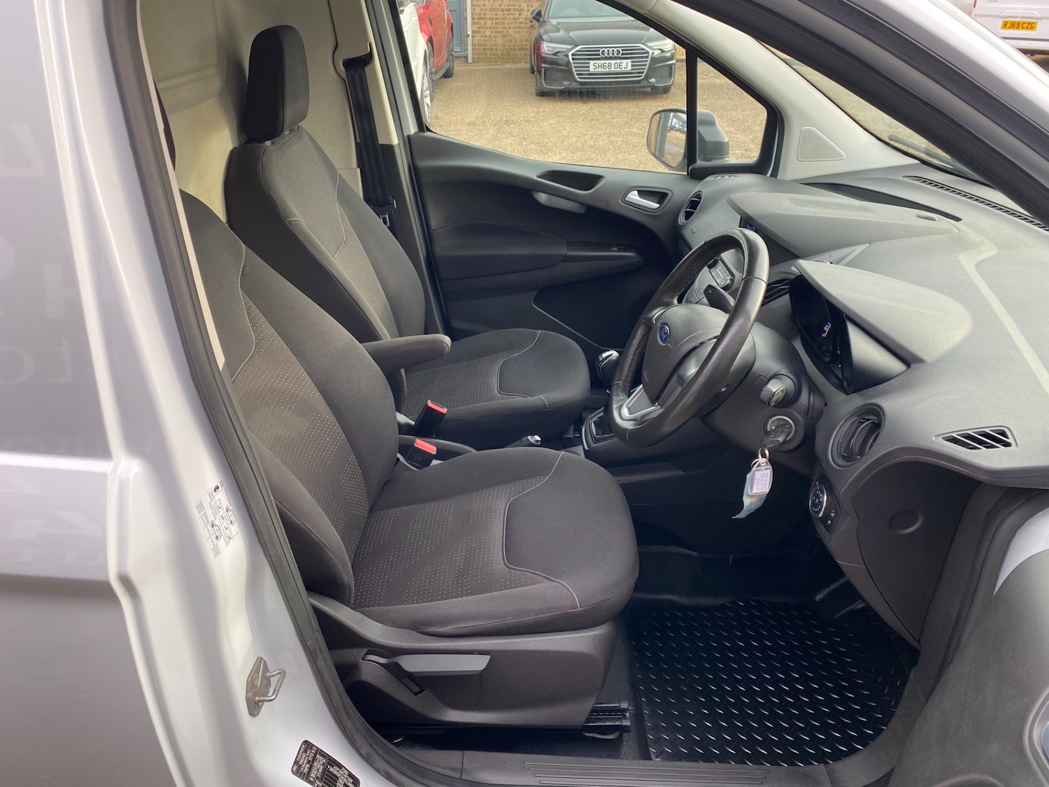 Used Ford Transit Courier 2020 for sale - 76971191: Photo 8