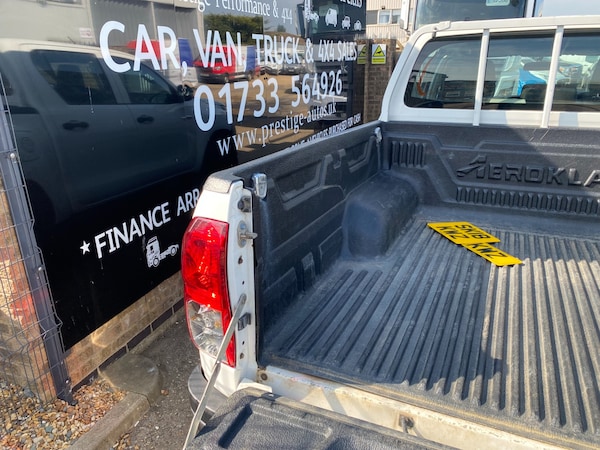Used Toyota Hilux 2018 for sale - 75039428: Photo 22