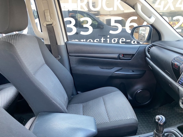 Used Toyota Hilux 2018 for sale - 75039428: Photo 26