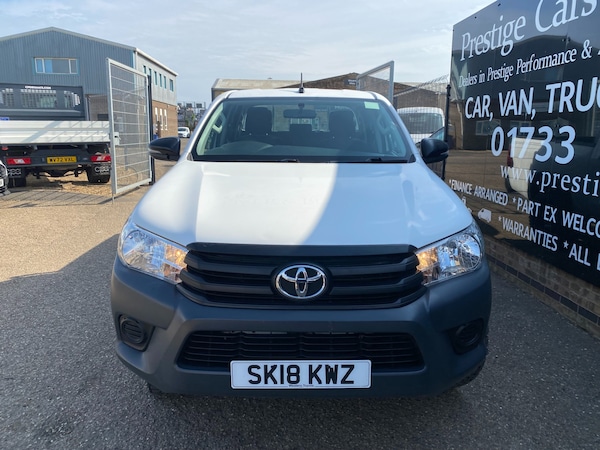 Used Toyota Hilux 2018 for sale - 75039428: Photo 2