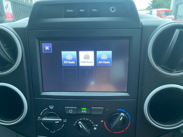 Used Peugeot Partner 2018 for sale - 74707207: Photo 42