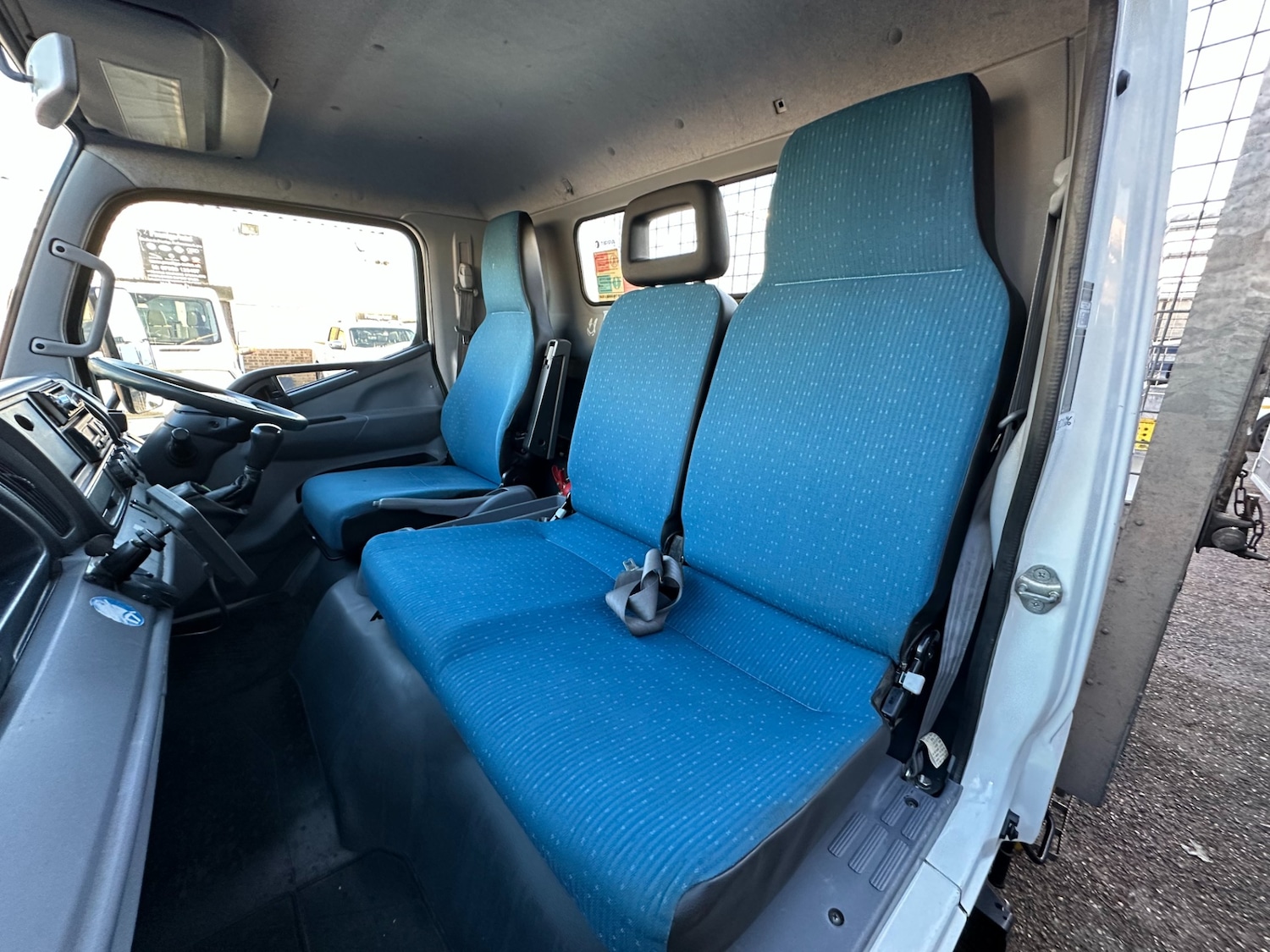 Used Mitsubishi Canter 2015 for sale - 76879744: Photo 29