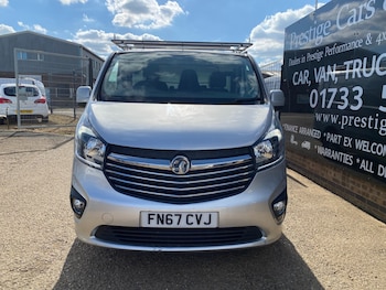 Used Vauxhall Vivaro 2017 for sale - 76325047: Photo 2