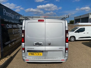 Used Vauxhall Vivaro 2017 for sale - 76325047: Photo 4