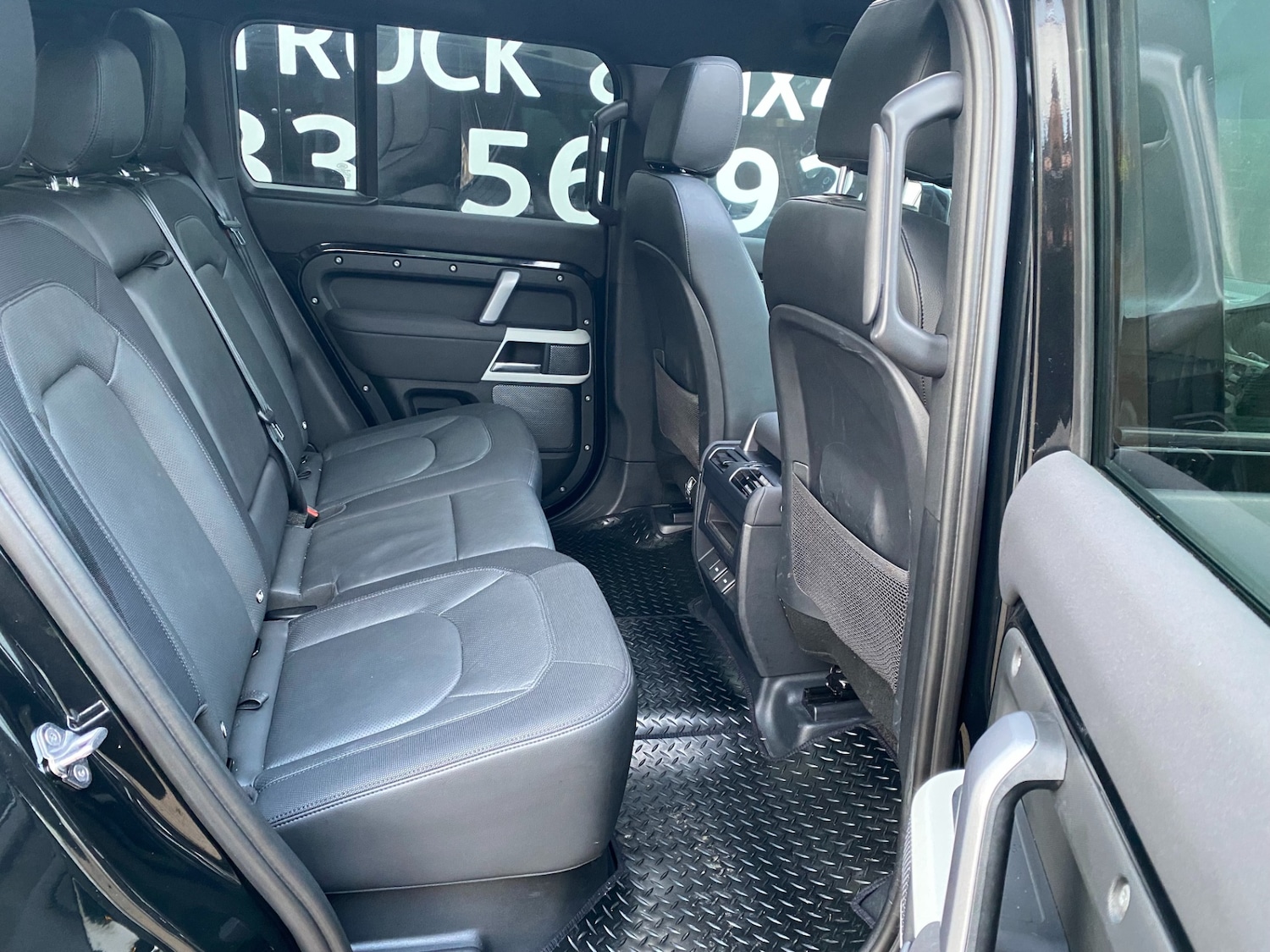 Used Land Rover Defender 2023 for sale - 77055849: Photo 11