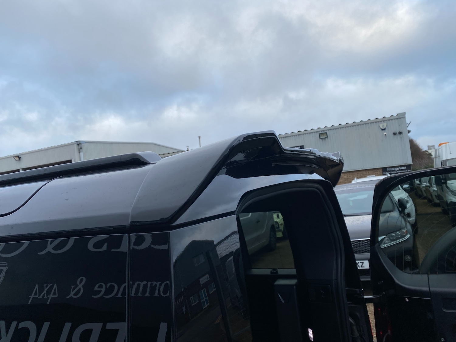 Used Land Rover Defender 2023 for sale - 77055849: Photo 13