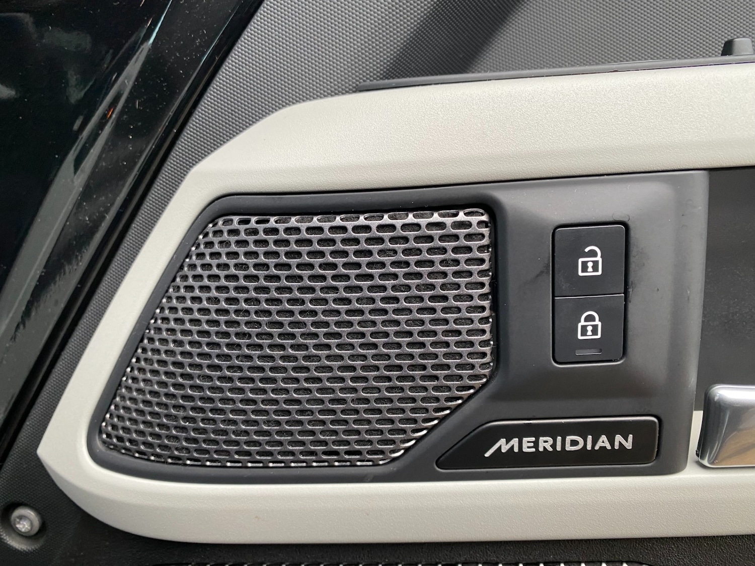 Used Land Rover Defender 2023 for sale - 77055849: Photo 21