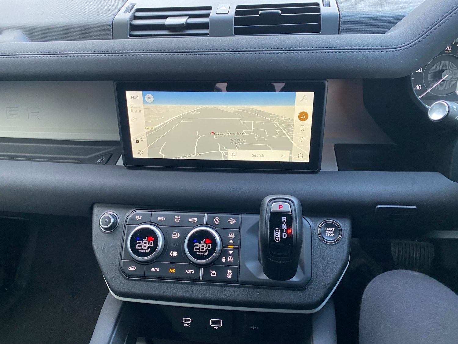 Used Land Rover Defender 2023 for sale - 77055849: Photo 42