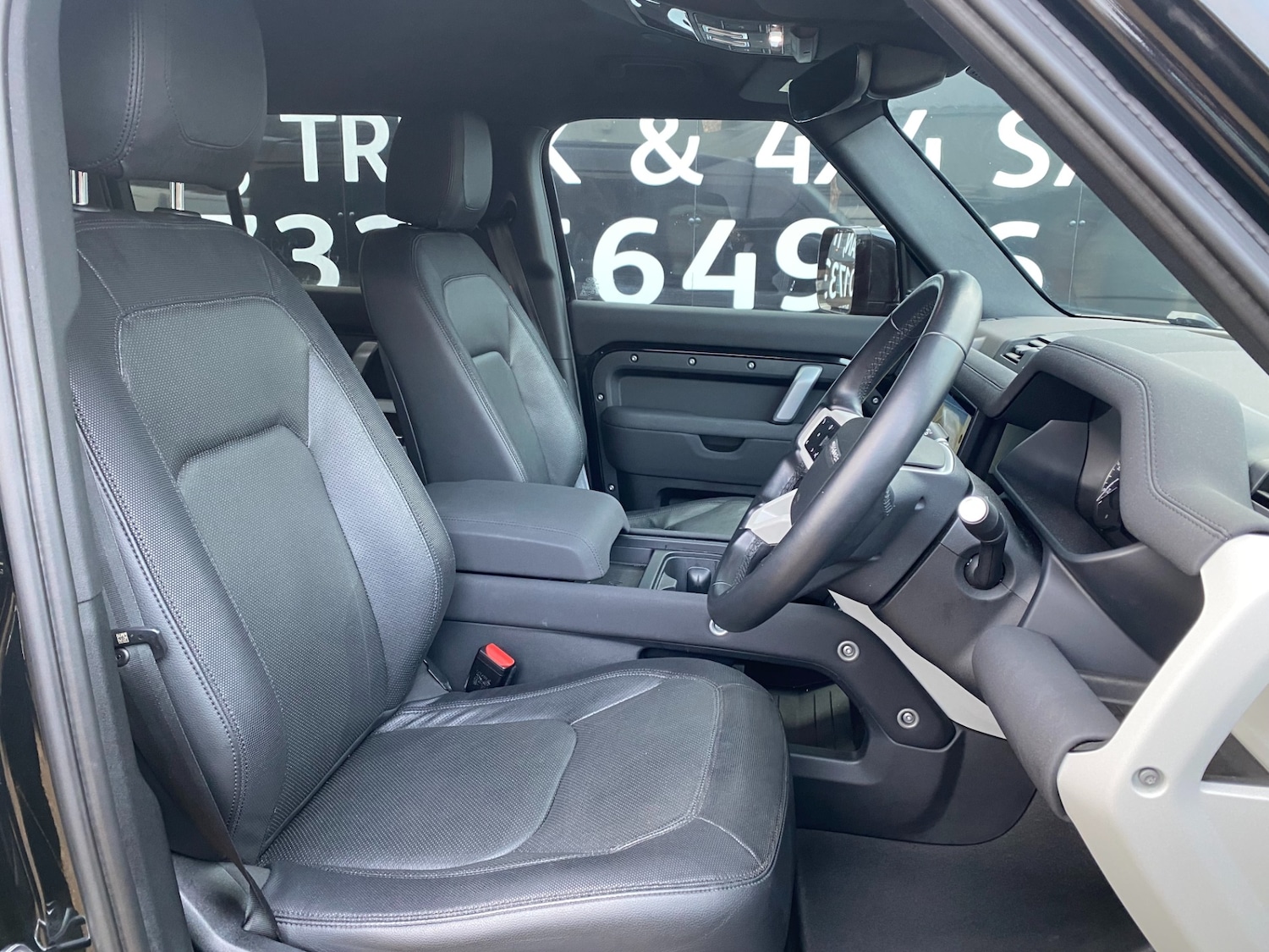 Used Land Rover Defender 2023 for sale - 77055849: Photo 43