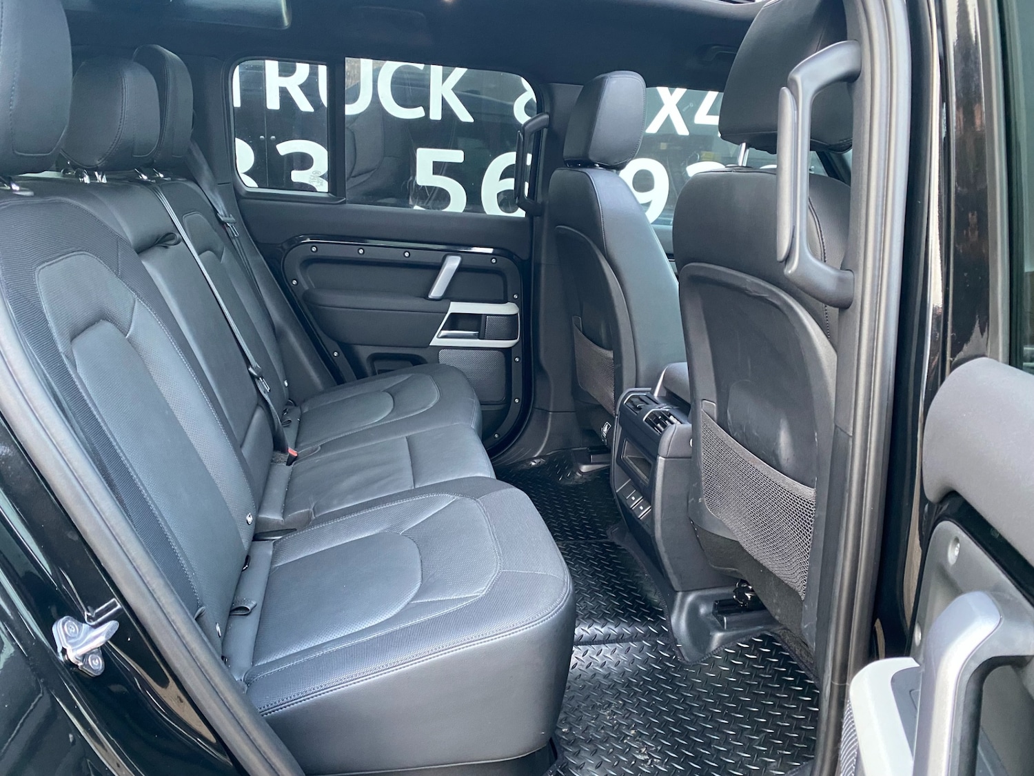 Used Land Rover Defender 2023 for sale - 77055849: Photo 46