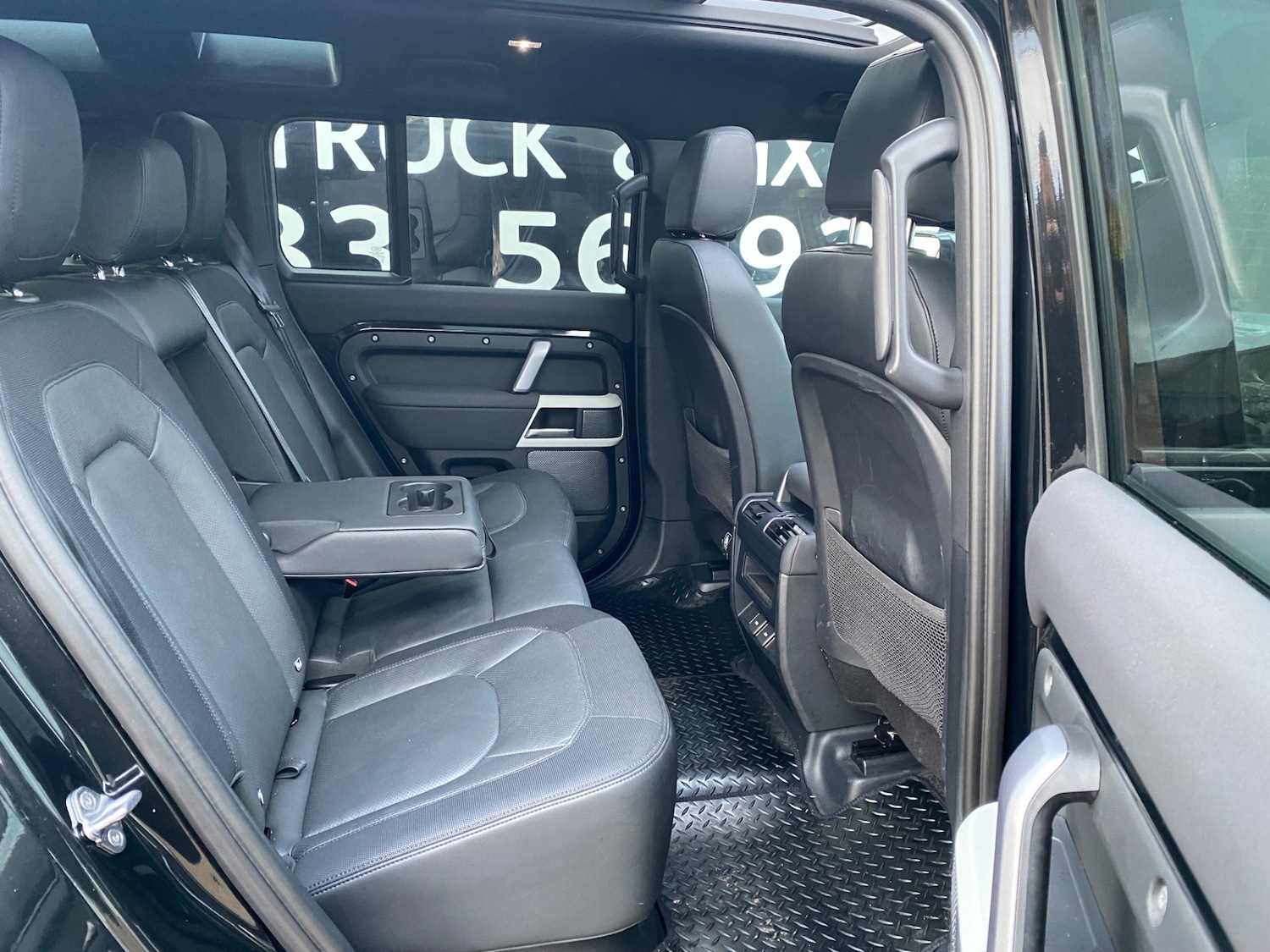 Used Land Rover Defender 2023 for sale - 77055849: Photo 47