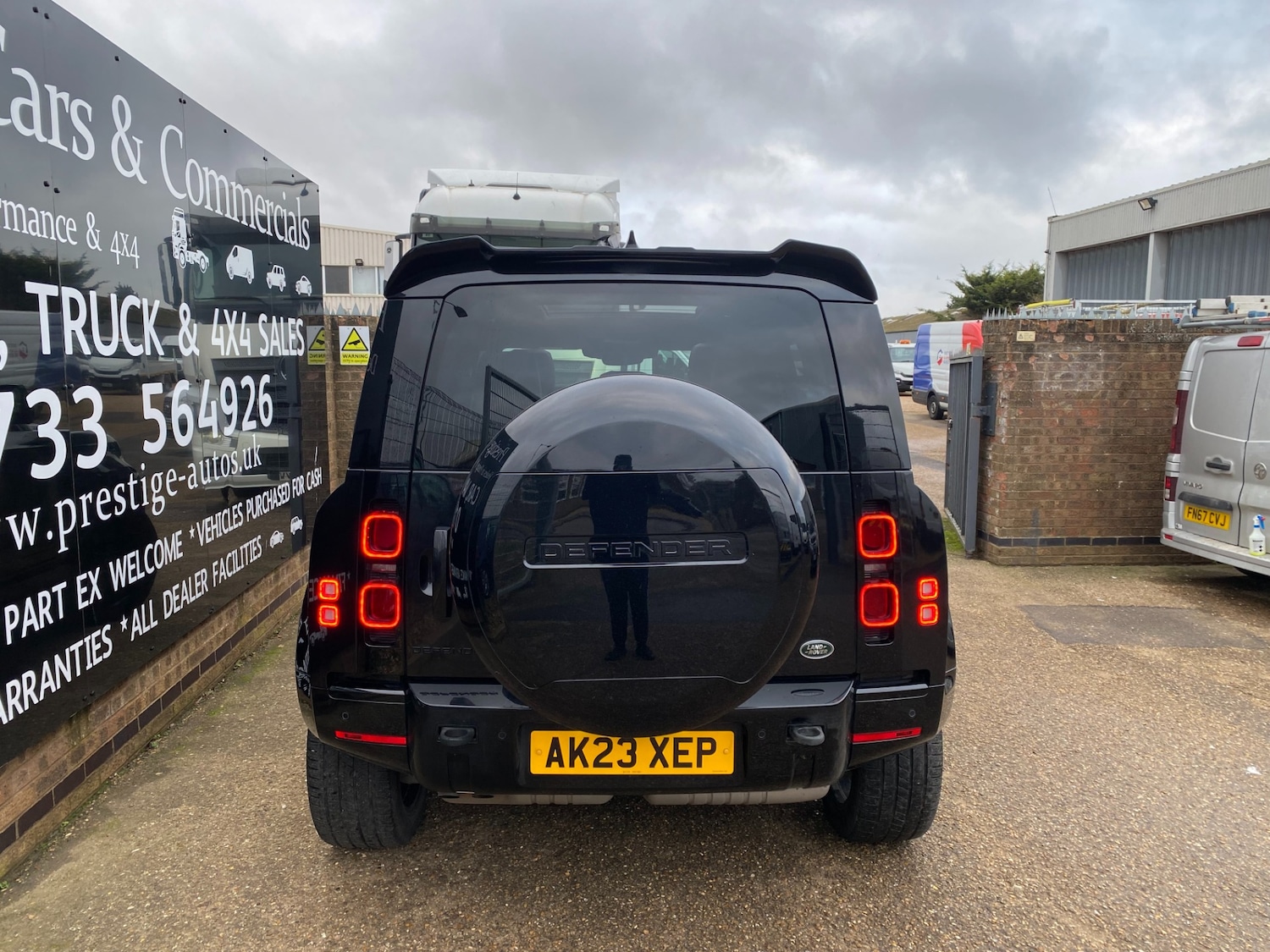 Used Land Rover Defender 2023 for sale - 77055849: Photo 63