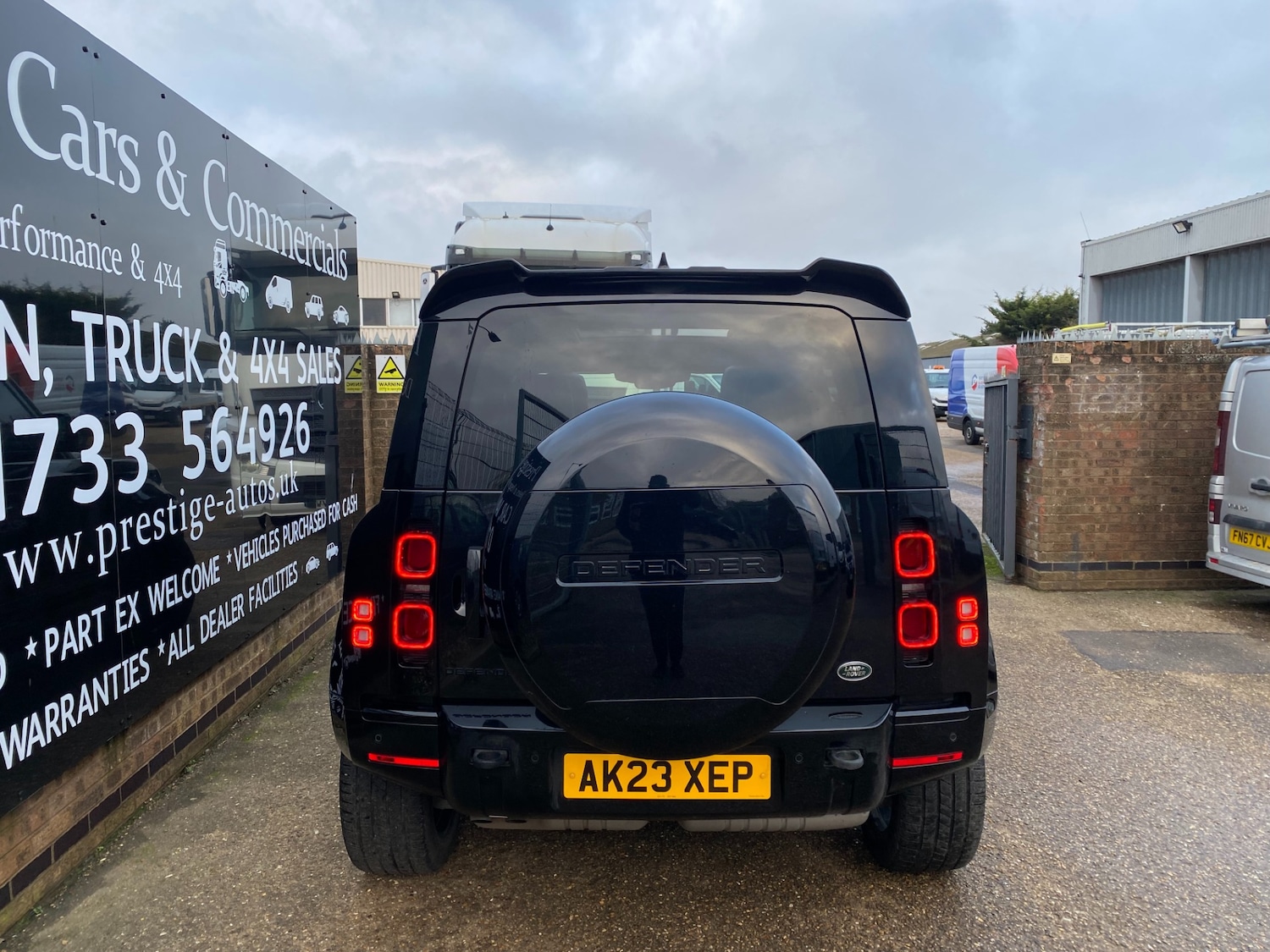 Used Land Rover Defender 2023 for sale - 77055849: Photo 64