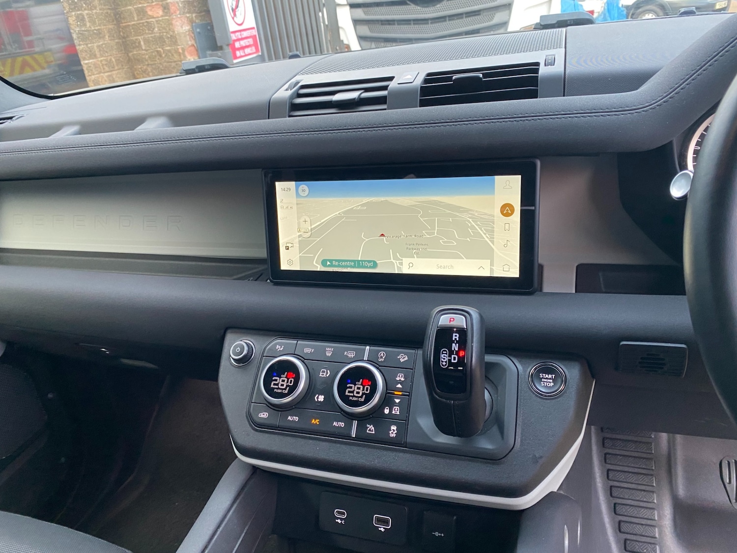 Used Land Rover Defender 2023 for sale - 77055849: Photo 9