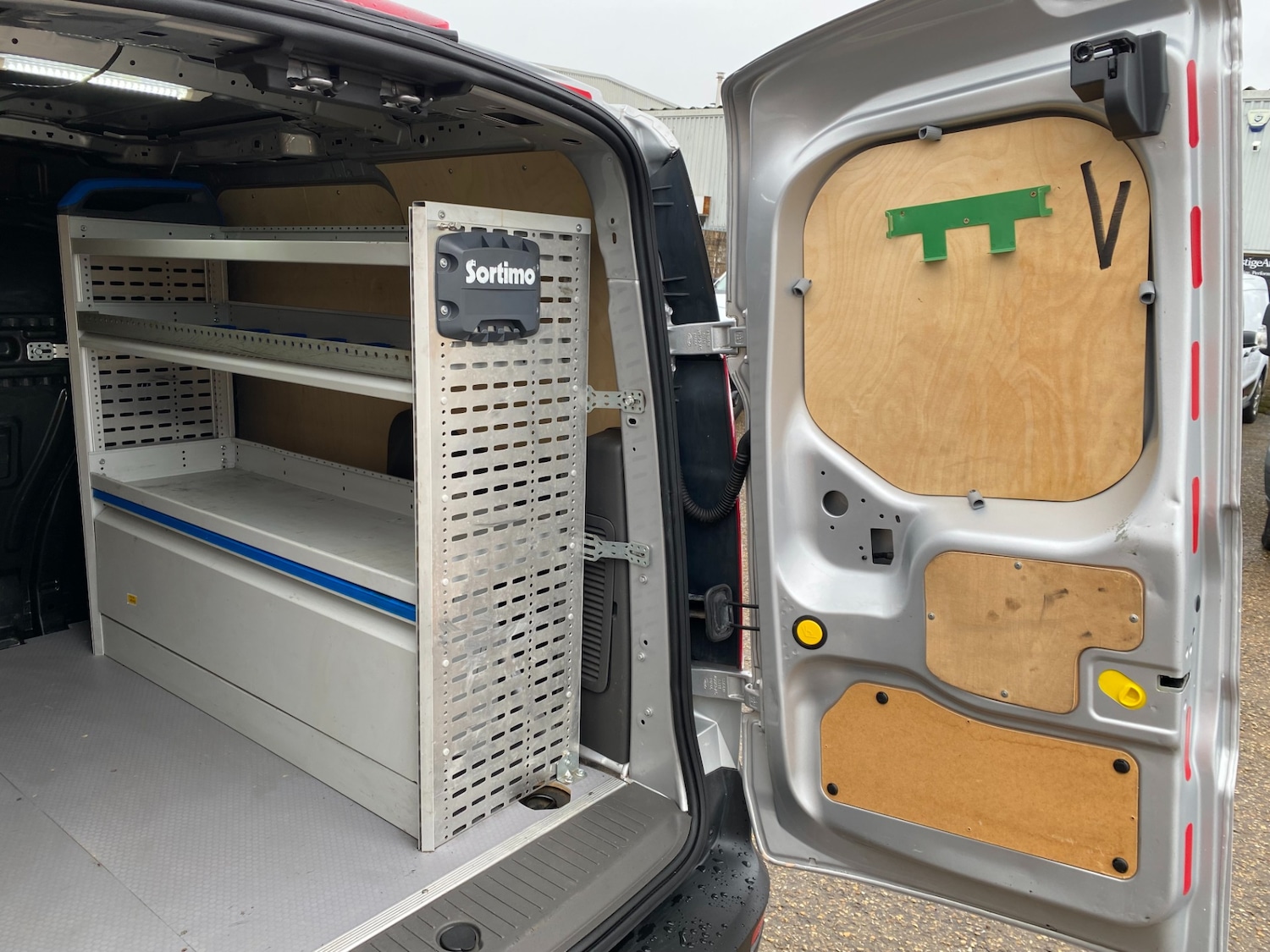 Used Ford Transit Connect 2018 for sale - 76960723: Photo 14