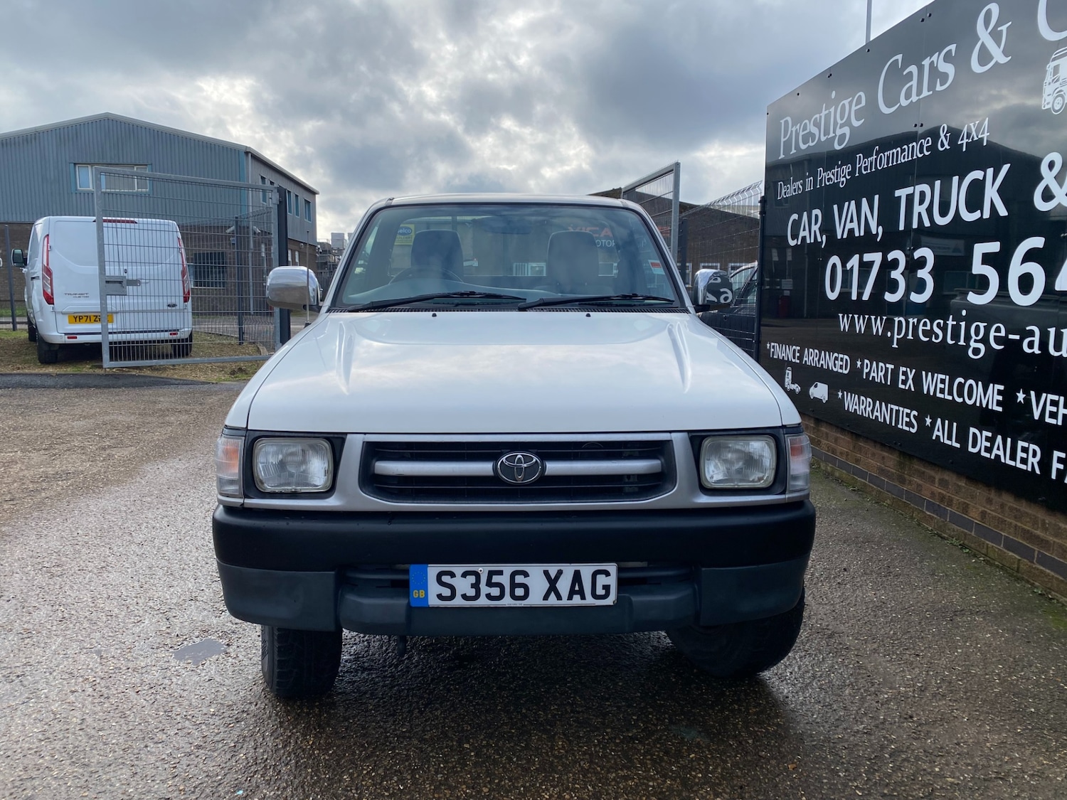 Used Toyota Hilux 1999 for sale - 77490393: Photo 2