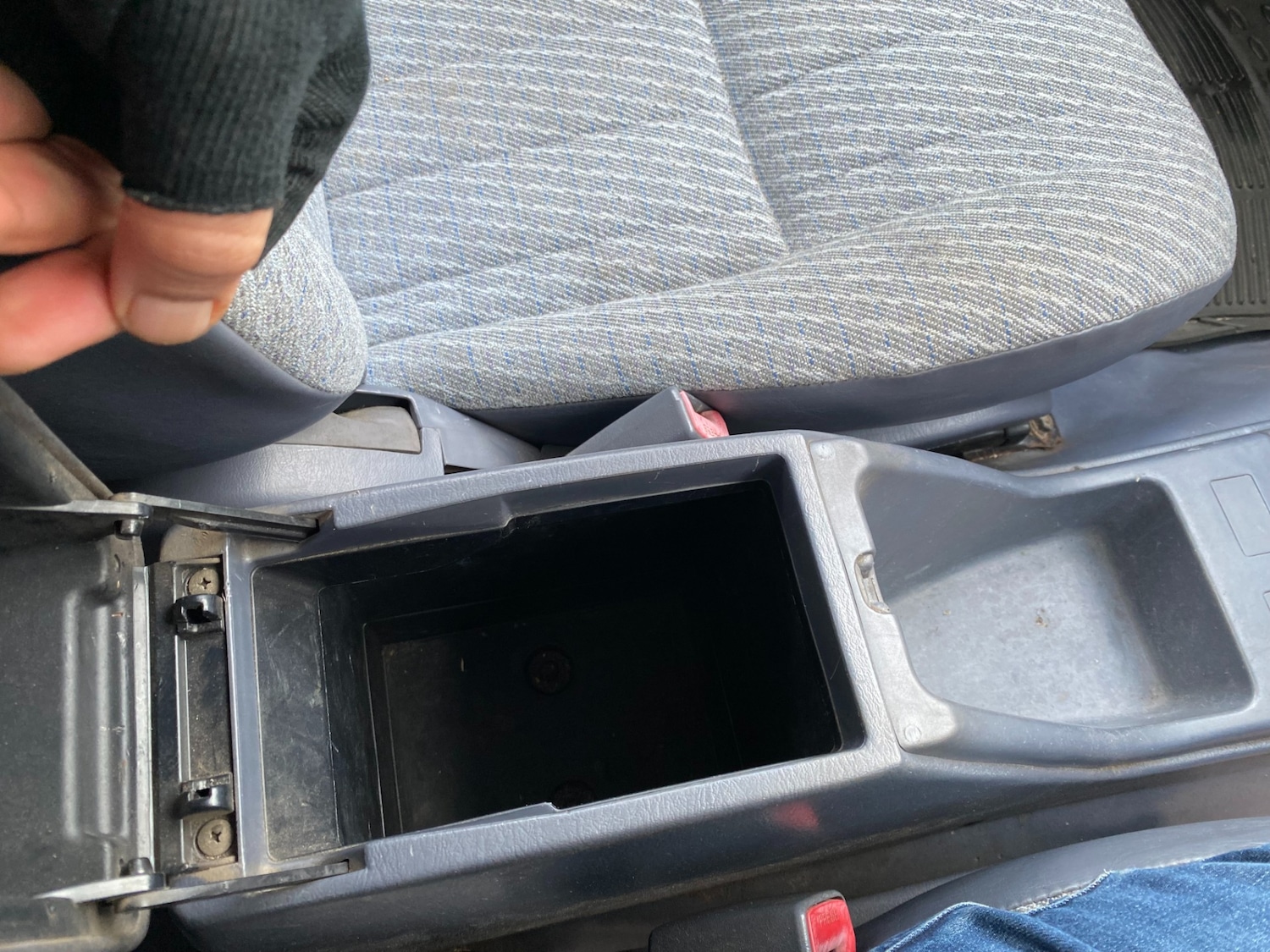 Used Toyota Hilux 1999 for sale - 77490393: Photo 26