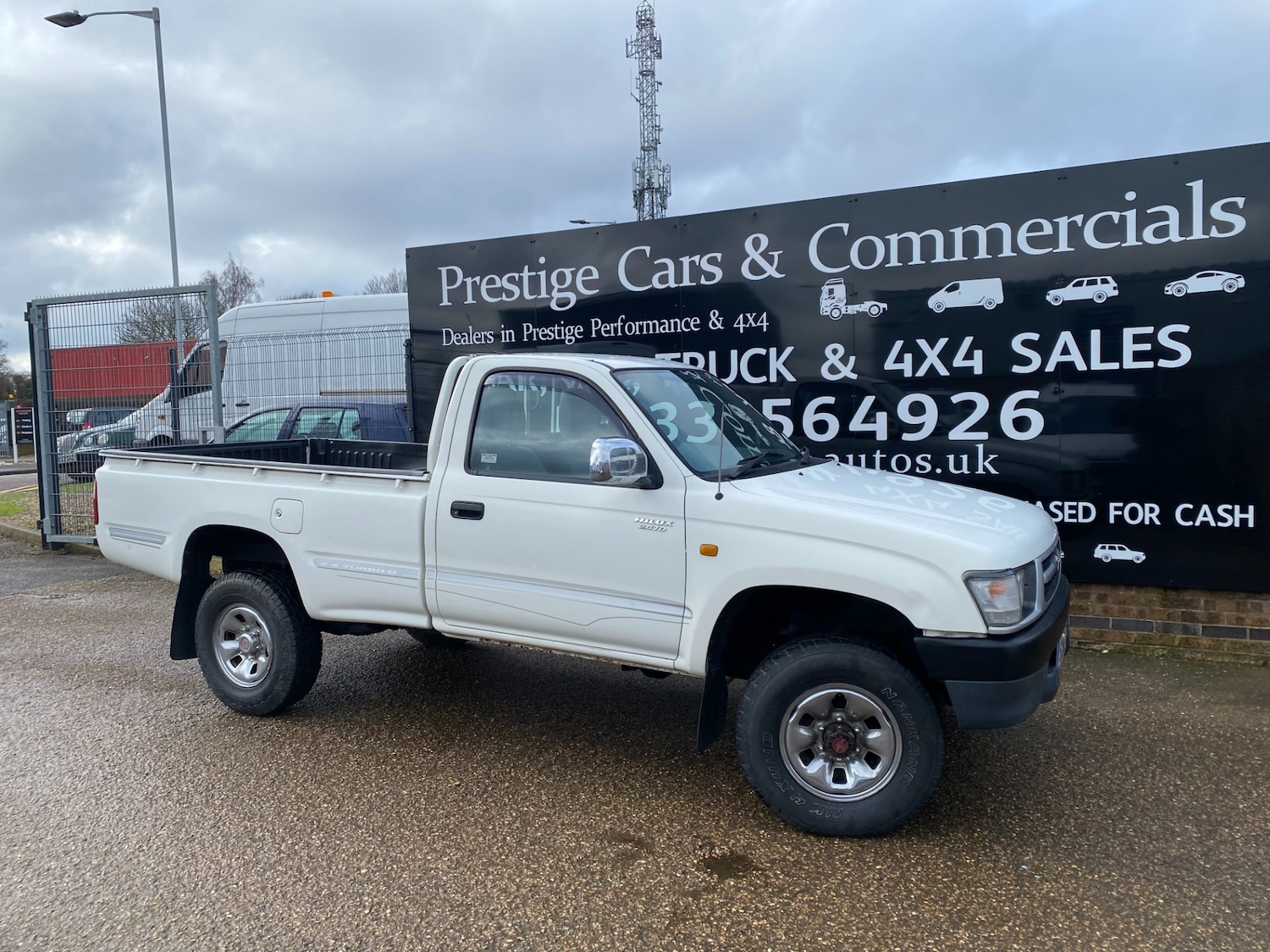 Used Toyota Hilux 1999 for sale - 77490393: Photo 54