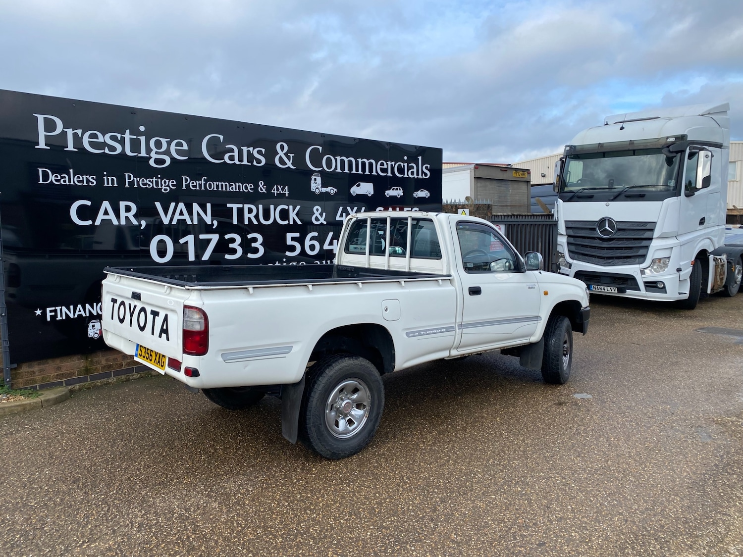 Used Toyota Hilux 1999 for sale - 77490393: Photo 56