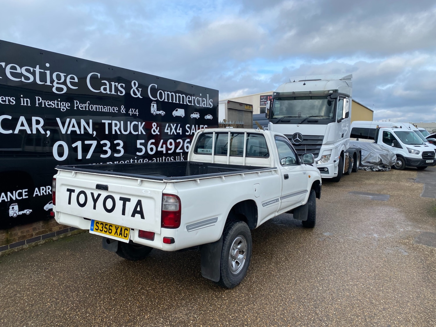 Used Toyota Hilux 1999 for sale - 77490393: Photo 57