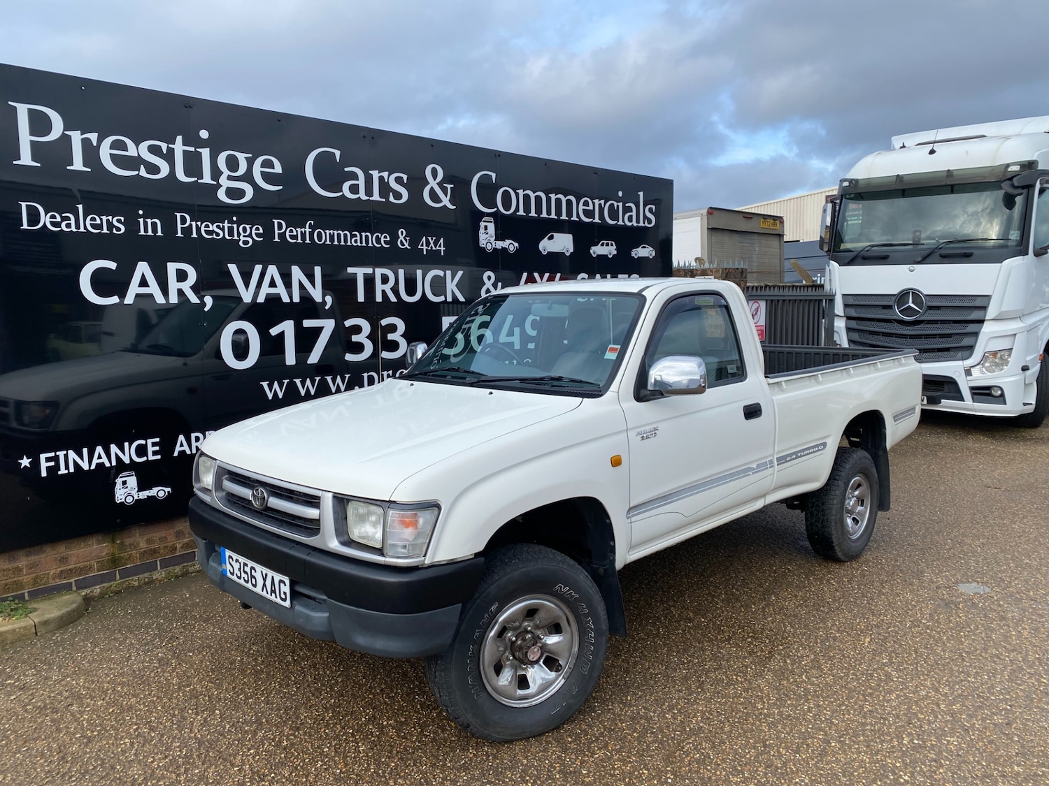 Used Toyota Hilux 1999 for sale - 77490393: Photo 6