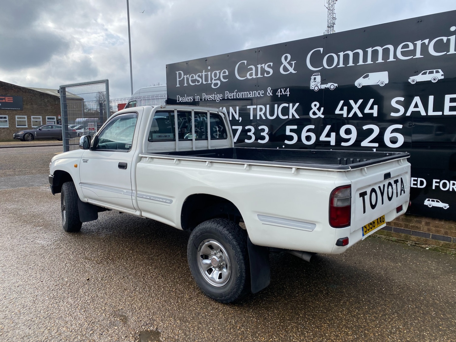 Used Toyota Hilux 1999 for sale - 77490393: Photo 60