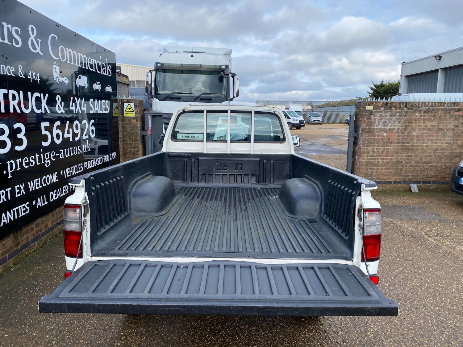 Used Toyota Hilux 1999 for sale - 77490393: Photo 7