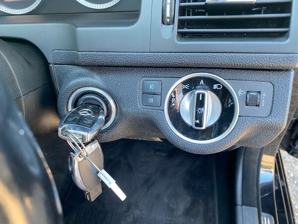Used Mercedes-Benz C Class 2010 for sale - 74734958: Photo 10