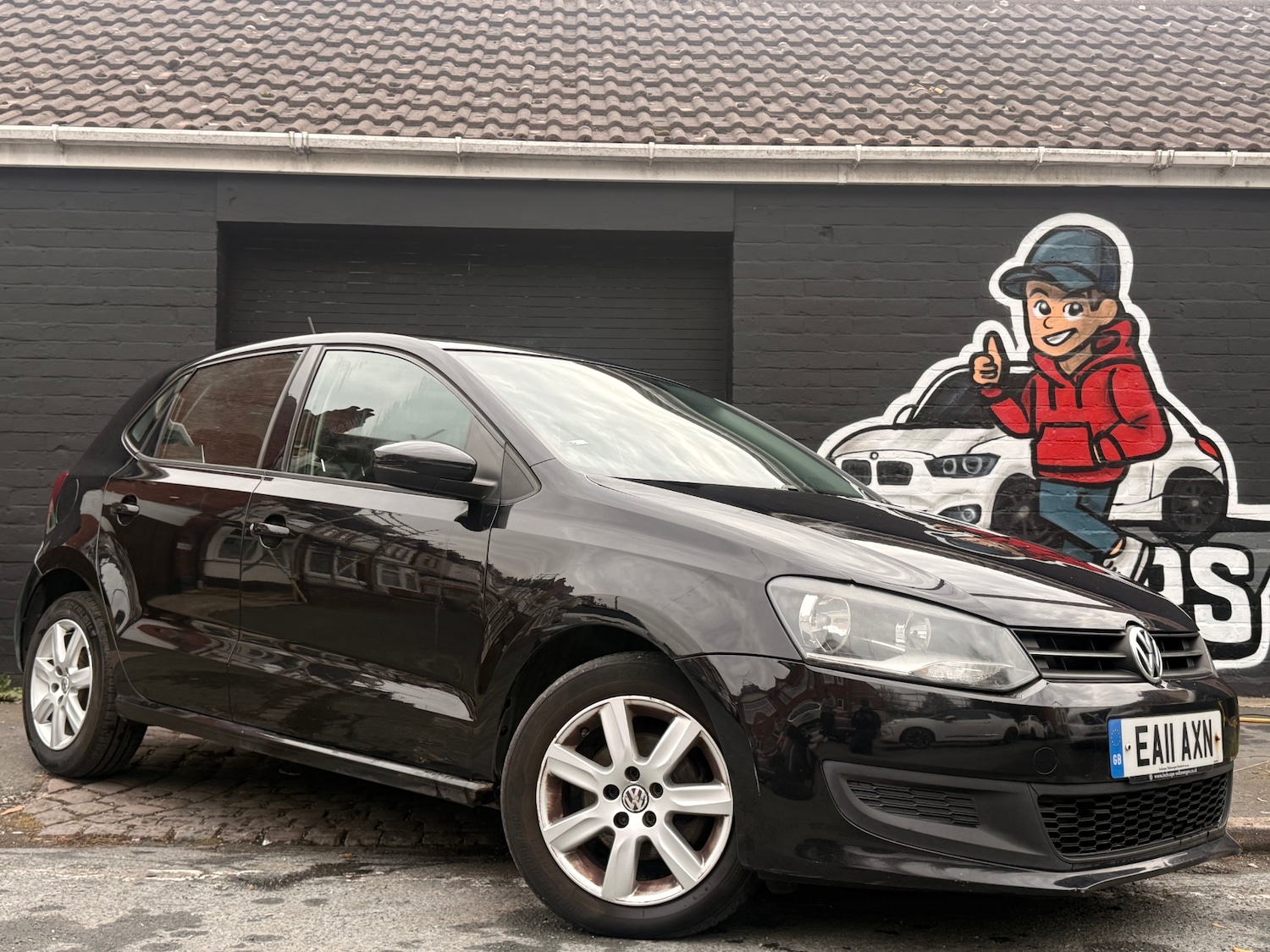 Used Volkswagen Polo 2011 for sale - 76064743: Photo 1