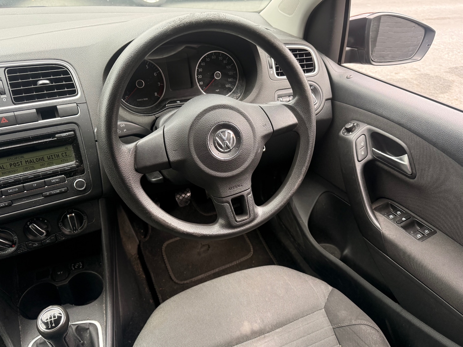 Used Volkswagen Polo 2011 for sale - 76064743: Photo 14