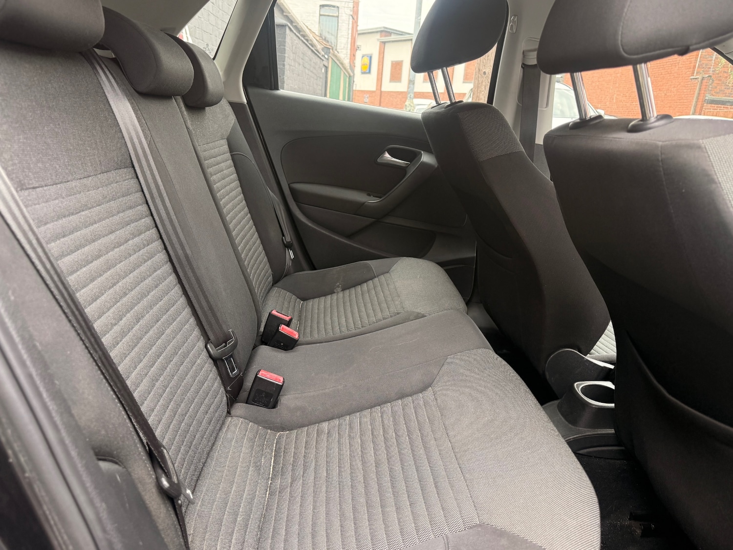 Used Volkswagen Polo 2011 for sale - 76064743: Photo 19