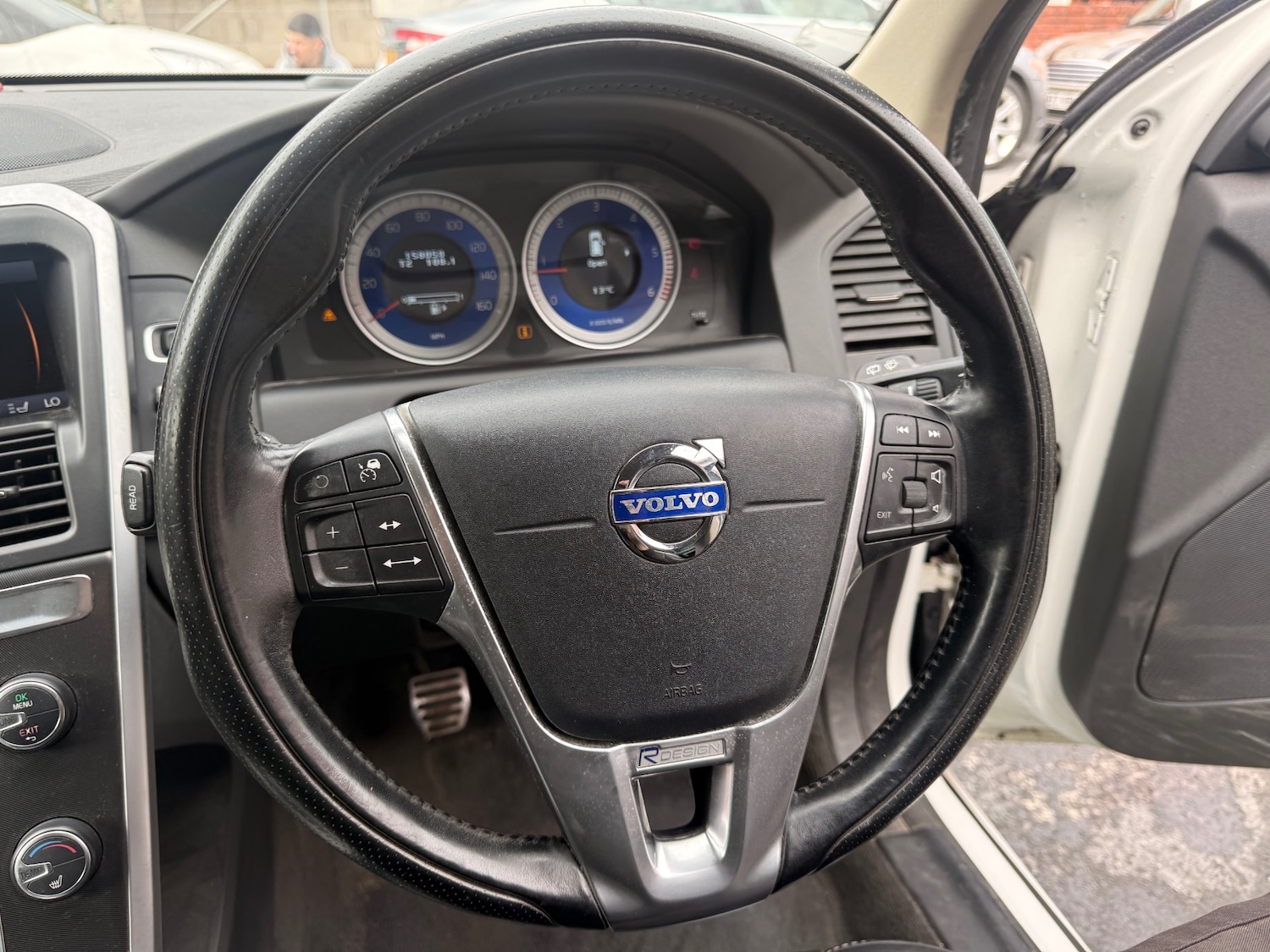 Used Volvo XC60 2011 for sale - 76066825: Photo 11