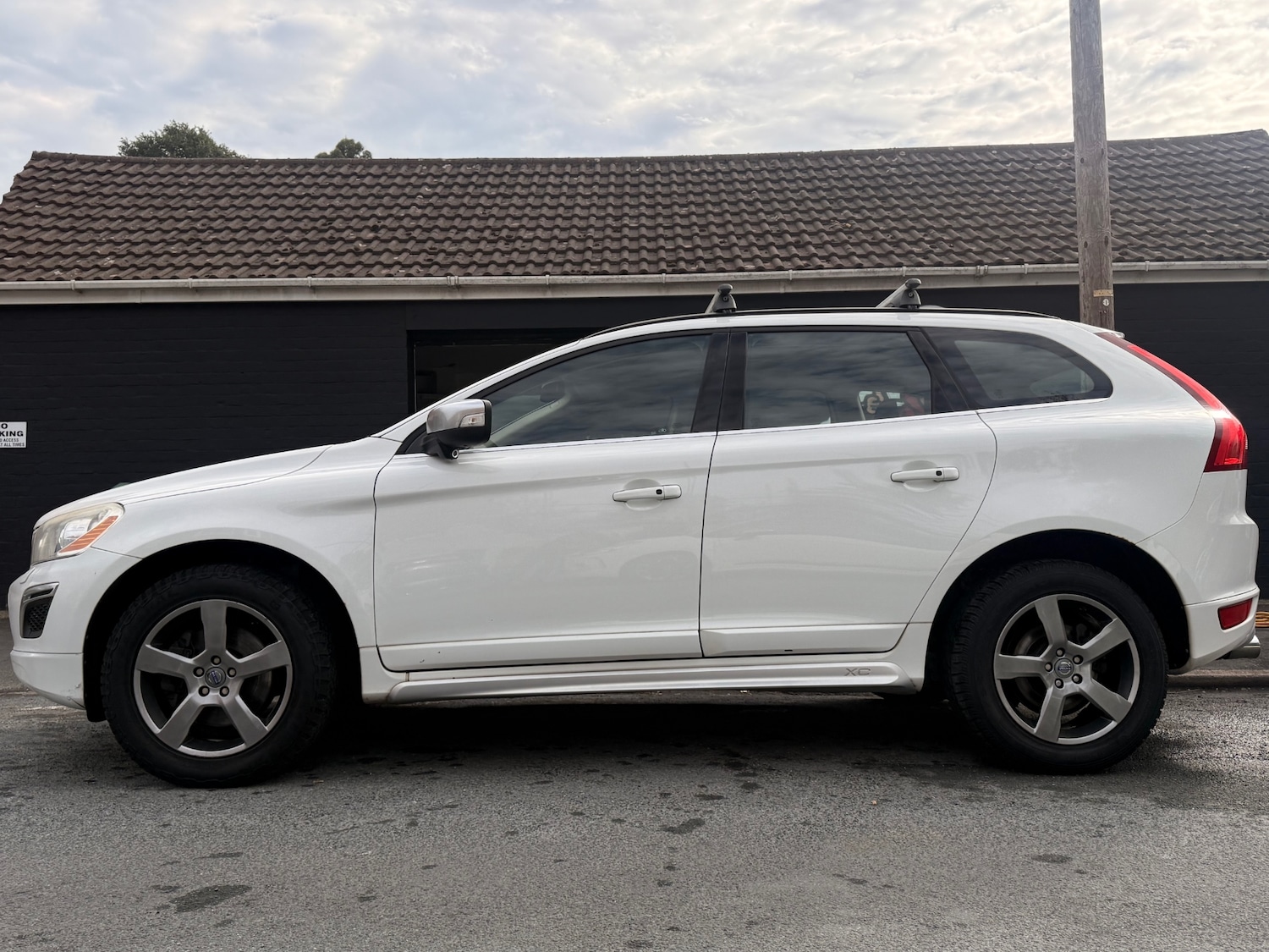 Used Volvo XC60 2011 for sale - 76066825: Photo 4