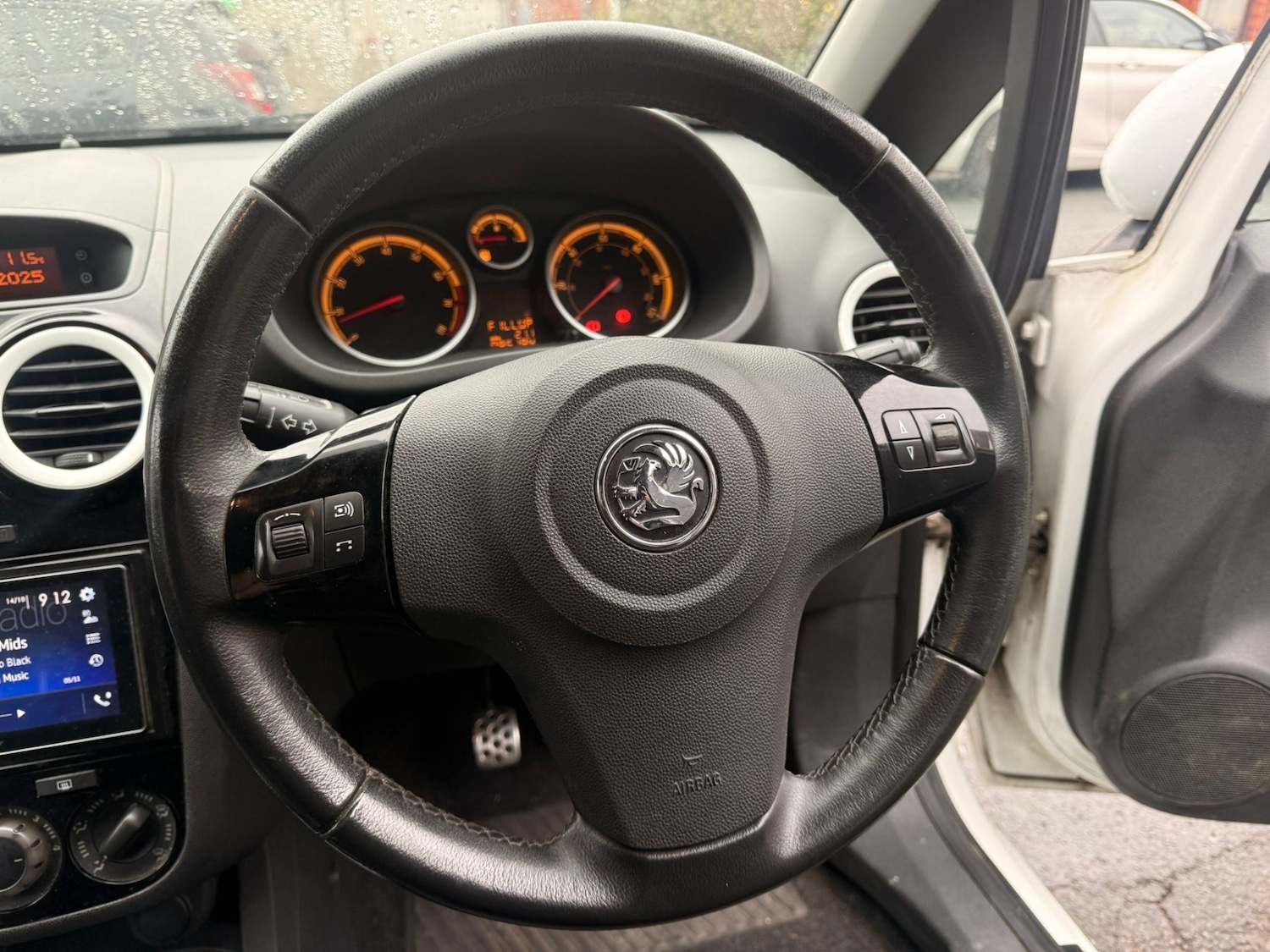 Used Vauxhall Corsa 2011 for sale - 75918991: Photo 11