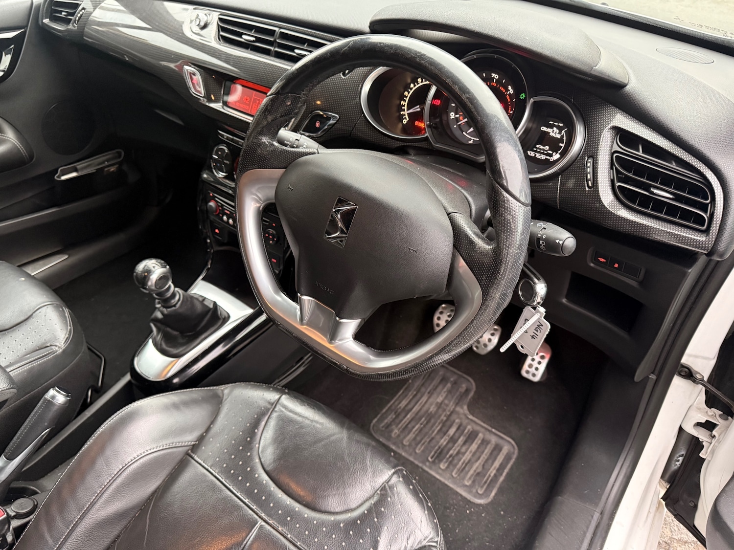 Used Citroen DS3 2014 for sale - 76146338: Photo 10