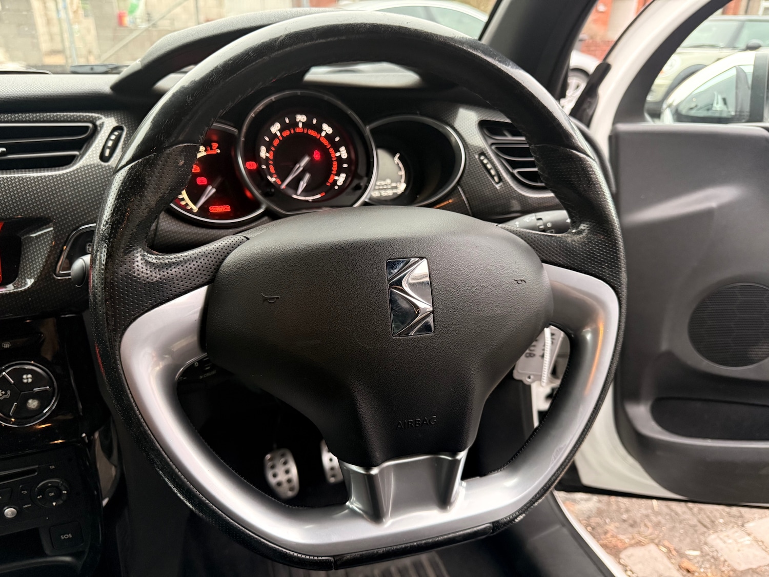 Used Citroen DS3 2014 for sale - 76146338: Photo 11