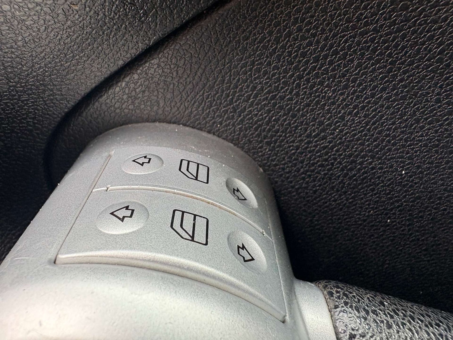 Used Mercedes-Benz SLK 2007 for sale - 77476409: Photo 13